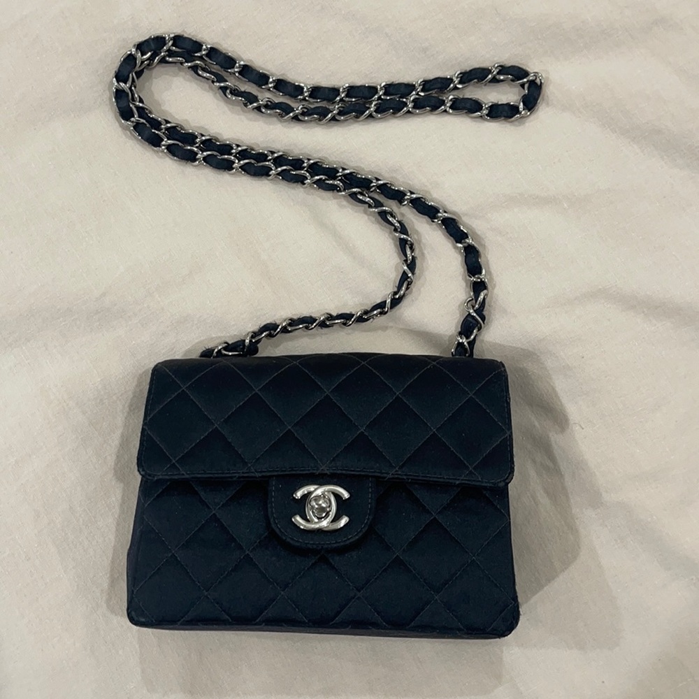 Chanel✨Mini Square Quilted Satin Single Flap bag